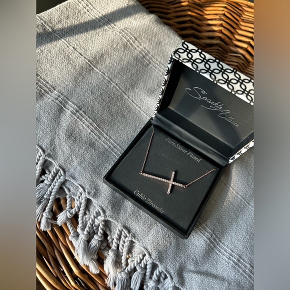 NWT PURE Silver / Rose Gold / Sparkle Allure Necklace / OS - Picture 6 of 7